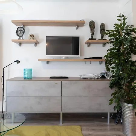 Bright In The Heart Of Apartment